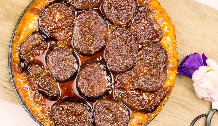 La tarta tatin es un postre en el que puedes incorporar los higos