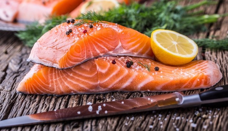 Entre las grasas buenas se encuentra el salmón