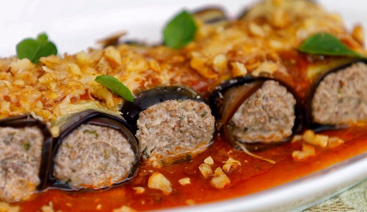 La pasta del canelón es sustituida por la berenjena