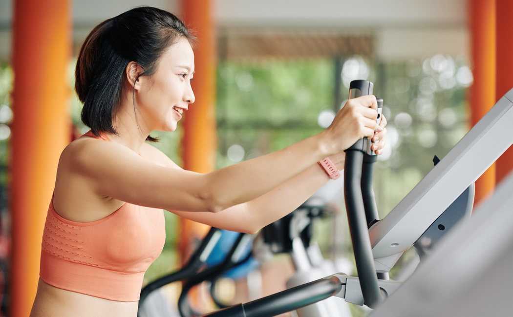¿Qué músculos debo estirar antes y después de hacer spinning?