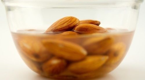 Almendras crudas o almendras tostadas, ¿qué engorda más?