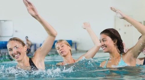 Adelgazar en la piscina: tabla de ejercicios
